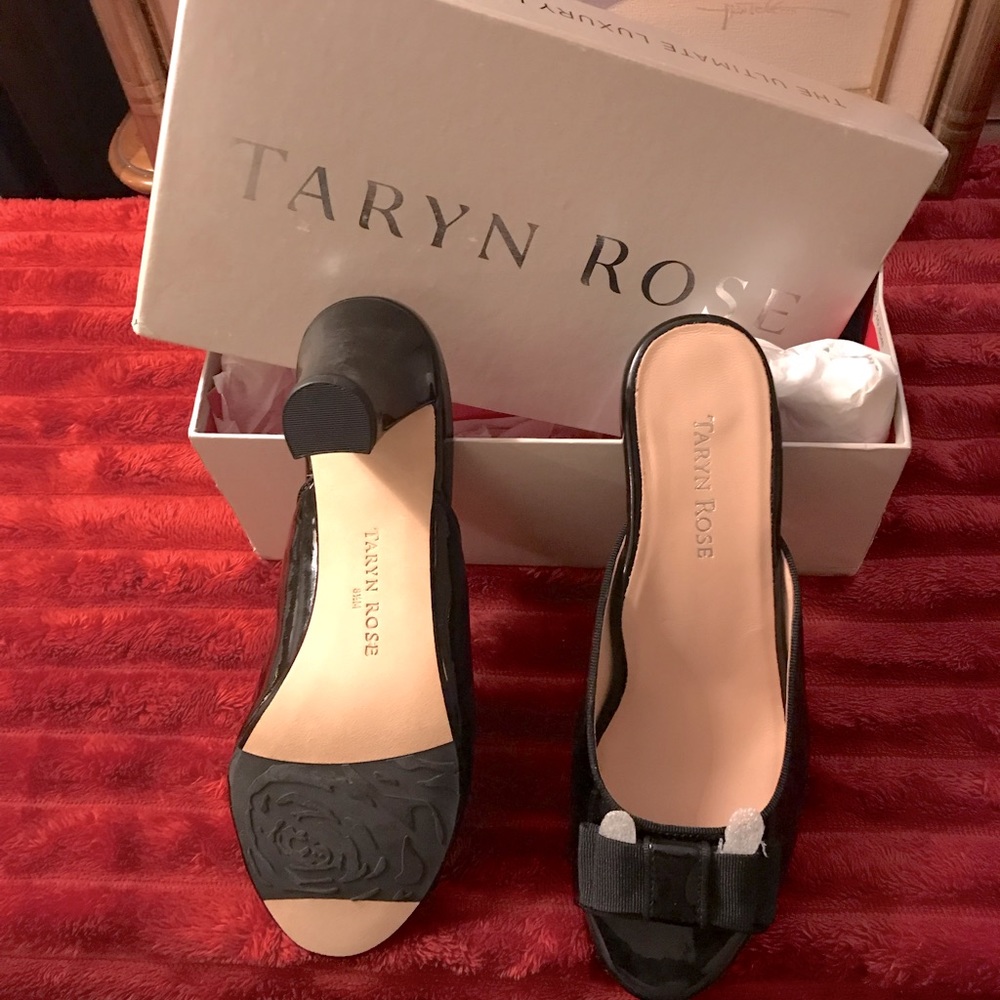 Taryn Rose Black patent leather Bow mule